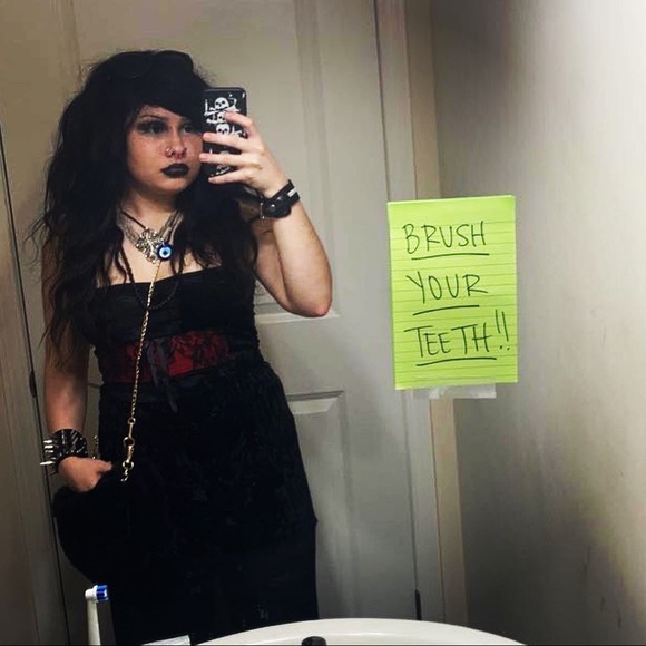 Meet your Posher, Chloe - Picture 1 of 1